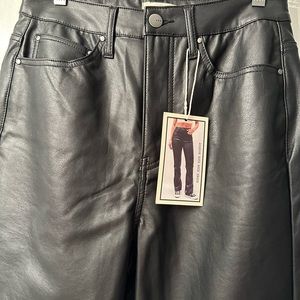 Black Leather pants for Women, Single Button and zipper, With pockets, size 9/29